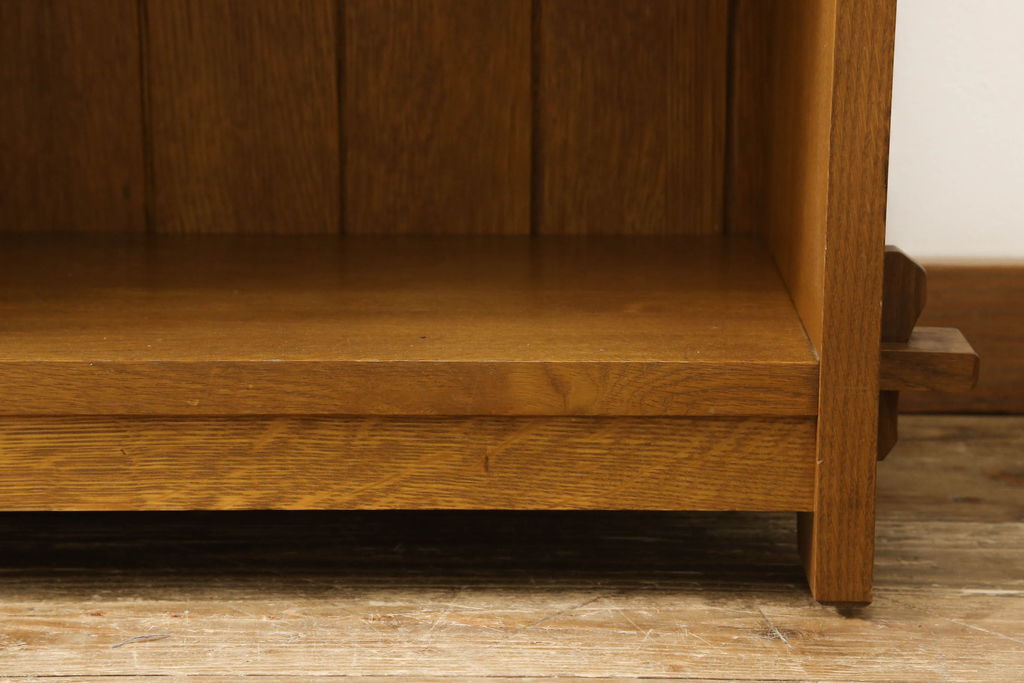 中古　美品　横浜ダニエル取り扱い　Stickley(スティックレー、スティックレイ)　オーク材　店舗什器としてもおすすめ!大型サイズのブックシェルフ(本棚、書棚、サイドボード、オープンラック、飾り棚)(R-055024)