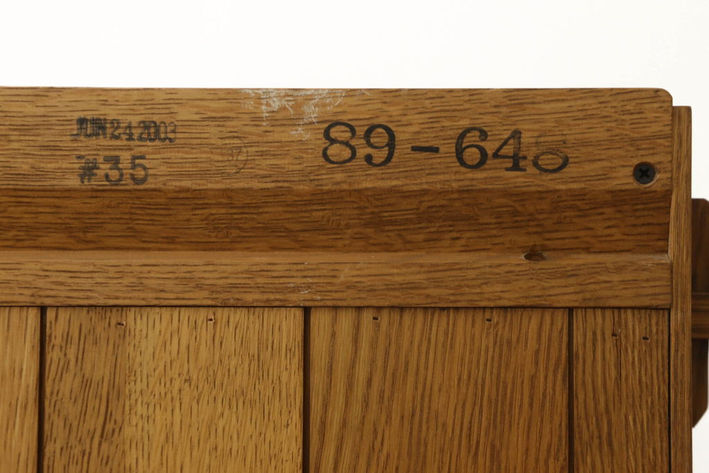 中古　美品　横浜ダニエル取り扱い　Stickley(スティックレー、スティックレイ)　オーク材　店舗什器としてもおすすめ!大型サイズのブックシェルフ(本棚、書棚、サイドボード、オープンラック、飾り棚)(R-055024)