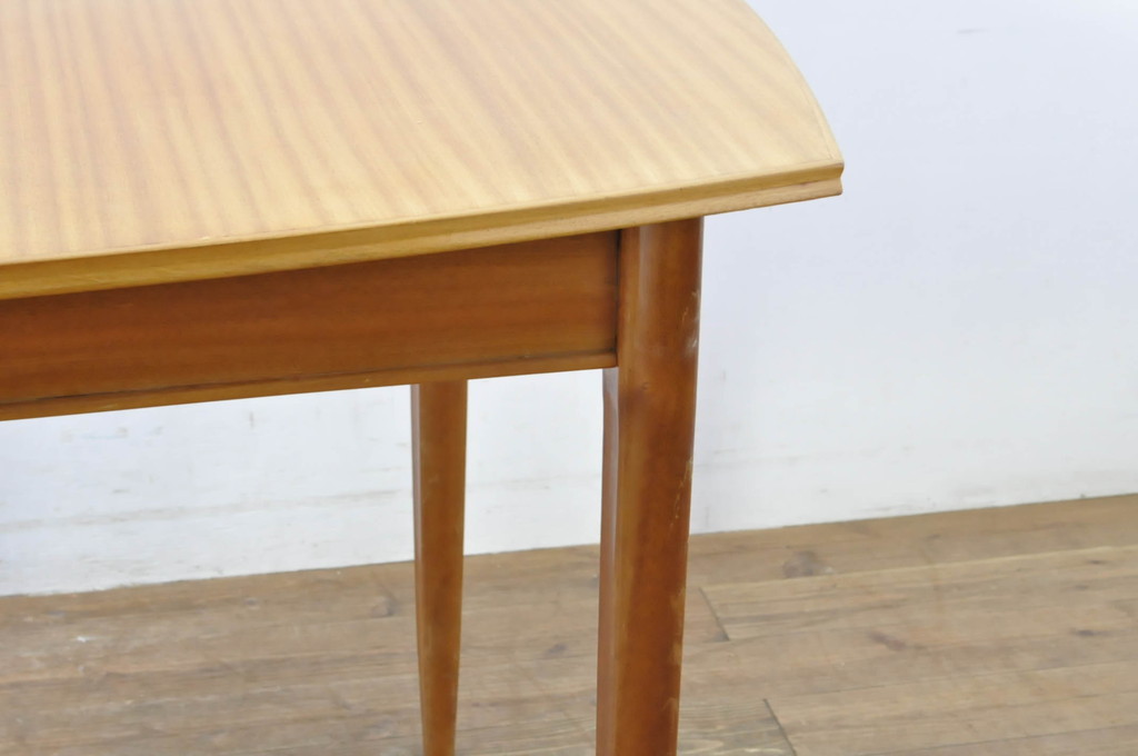 イギリスビンテージ　チーク材　VANSON(ヴァンソン)　Peter Hayward(ピーターヘイワード)デザイン　北欧スタイルの空間づくりにおすすめのエクステンションテーブル(拡張式、食卓、4人掛け、6人掛け、ダイニングテーブル、ヴィンテージ、英国)(R-065811)