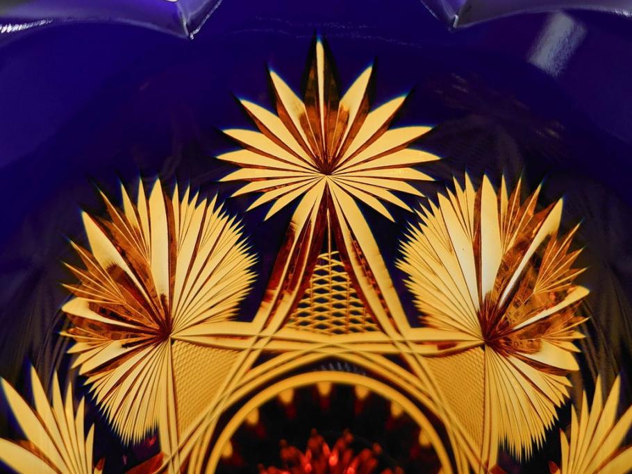 黒木国昭　綾切子　繊細なカットが美しく華やかな色彩が存在感を放つ花器(花瓶、花入、フラワーベース、ガラス、硝子)(R-073813)