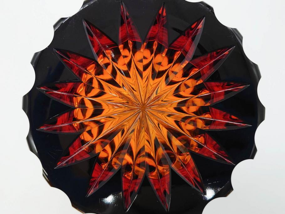 黒木国昭　綾切子　繊細なカットが美しく華やかな色彩が存在感を放つ花器(花瓶、花入、フラワーベース、ガラス、硝子)(R-073813)