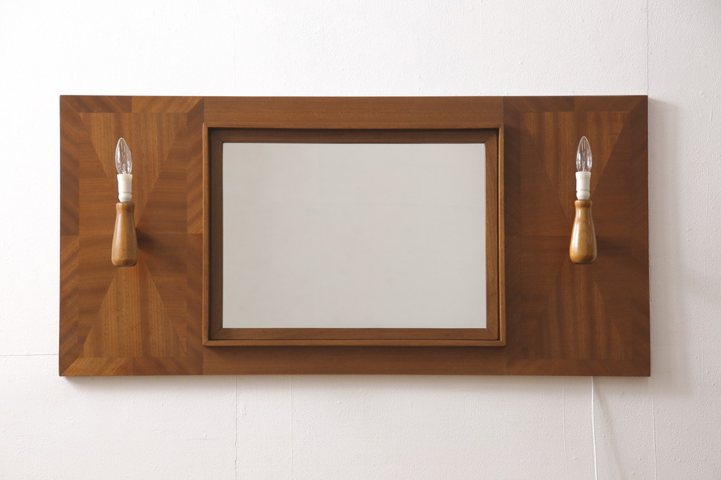 北欧ビンテージ　チーク材　パーケットがお洒落な照明付きウォールミラー(壁掛け、鏡、ヴィンテージ)(R-053501)