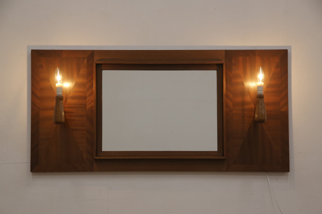 北欧ビンテージ　チーク材　パーケットがお洒落な照明付きウォールミラー(壁掛け、鏡、ヴィンテージ)(R-053501)