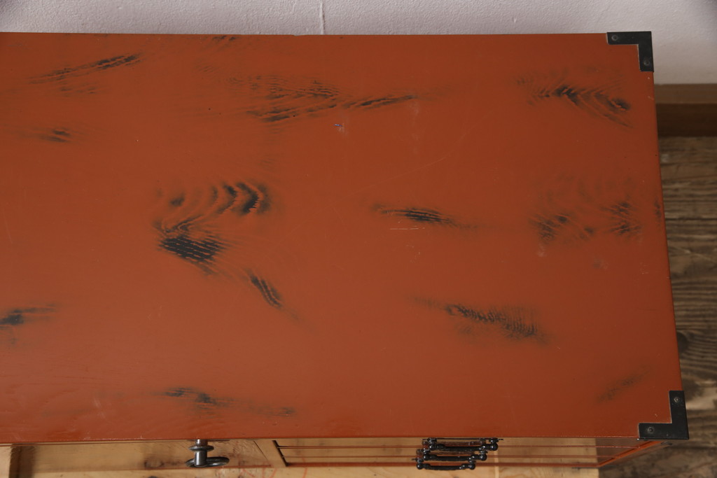 中古　美品　工芸家具　曙(あけぼの)塗り　漆の朱色が机上のアクセントになる小引き出し(根来塗り、卓上収納、小物収納)(R-055143)