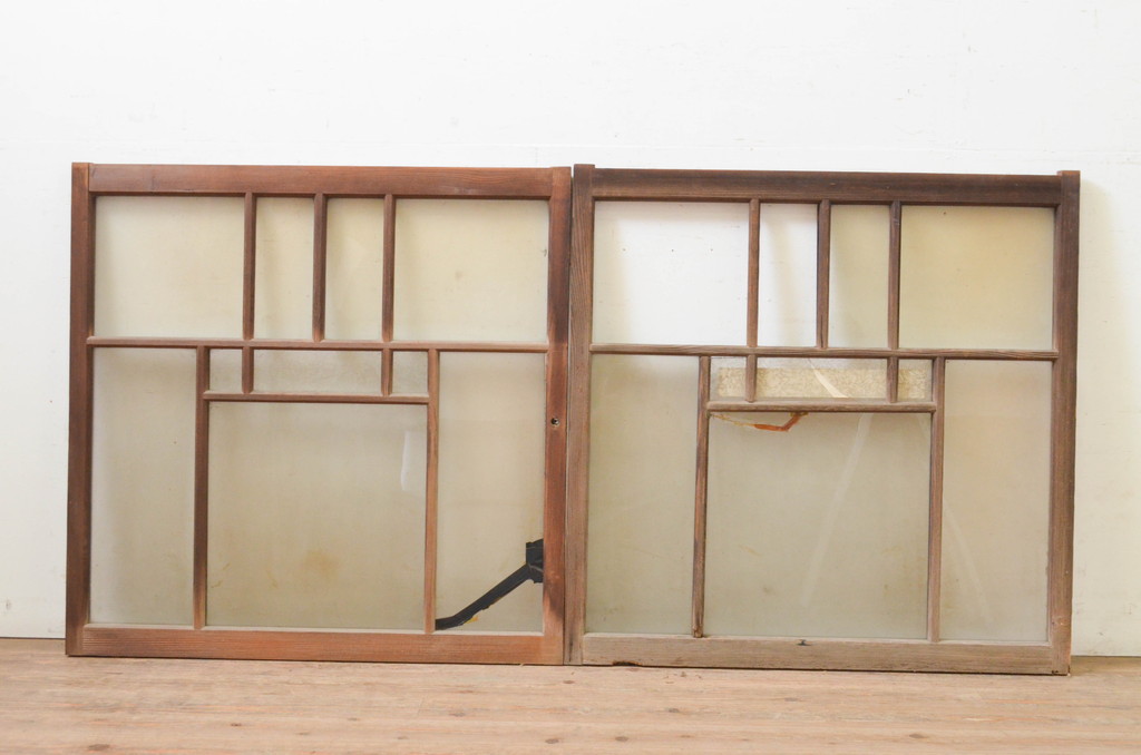 アンティーク建具　大正ロマン　ノスタルジックな雰囲気溢れるガラス窓2枚セット(引き戸、ガラス戸)(R-071263)
