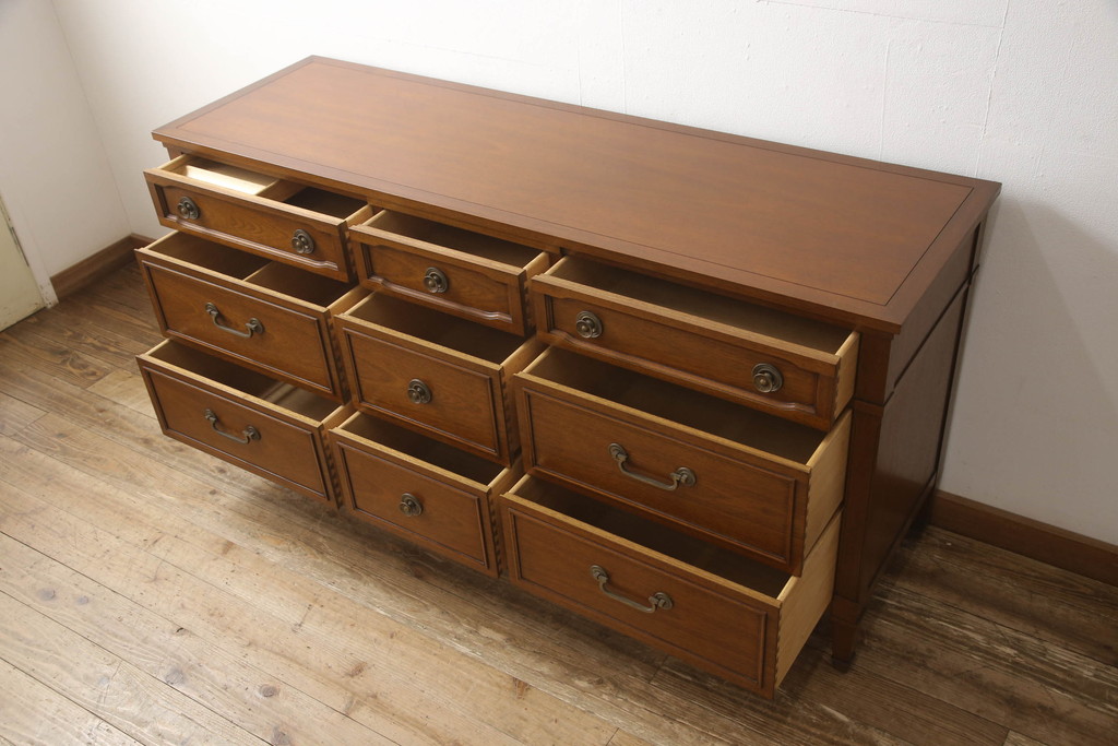 中古　DREXEL HERITAGE(ドレクセルヘリテイジ)　Triune(トライユン)　上品な佇まいが魅力のマホガニー材製サイドボード(サイドチェスト、引き出し)(定価約70万円)(R-064016)
