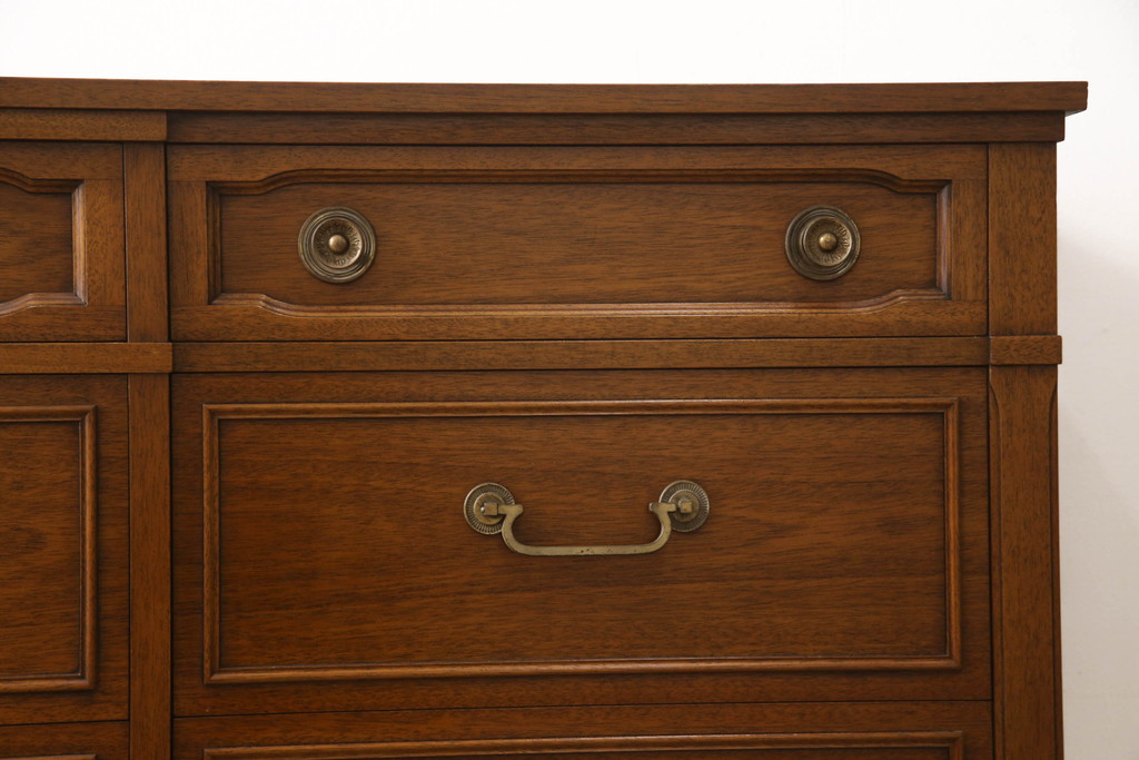中古　DREXEL HERITAGE(ドレクセルヘリテイジ)　Triune(トライユン)　上品な佇まいが魅力のマホガニー材製サイドボード(サイドチェスト、引き出し)(定価約70万円)(R-064016)
