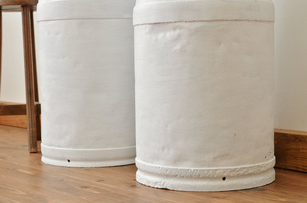 アンティーク 白いペイントのミルク缶・牛乳缶2個セット?昭和レトロ　シャビー
