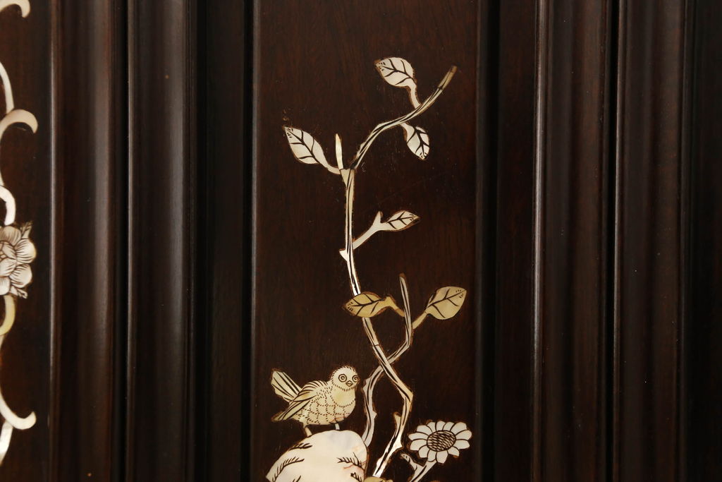 和製ビンテージ　高級品　花梨(カリン)材　象嵌入り　品のある佇まいが美しい飾り棚(茶棚、収納棚、戸棚、ヴィンテージ)(R-059484)