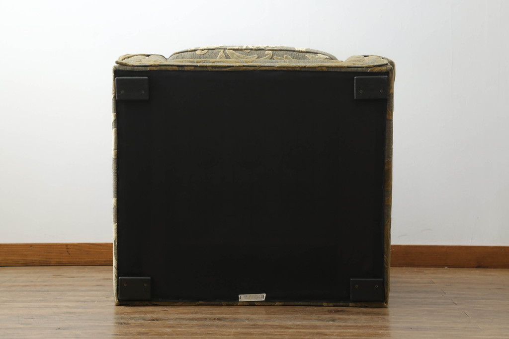 中古　美品　maruni(マルニ木工)　地中海ロイヤルシリーズ　ロベール　#4930　肘カバー付き　大人の落ち着いた空間を演出するアームチェア(一人掛けソファ、1Pソファ、1人掛けソファ)(定価約31万円)(R-054586)