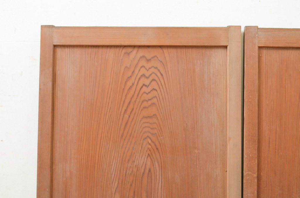 アンティーク建具　杉(スギ)材　1枚板　落ち着いた和の空間を演出する板戸窓2枚セット(引き戸)(R-071274)