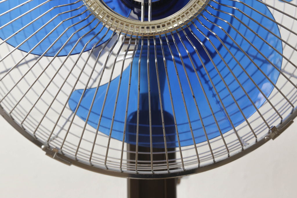 レトロ雑貨　激レア!!　松下電器産業　ナショナル扇風機　　箱付き(National、3枚羽)(R-061567)