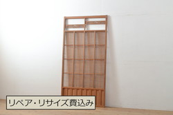 【セミオーダー家具実例】鉄扉に高品質リペアを施しました。ご希望に合わせて高さと幅をリサイズし、引手の下に隠しプレートを設け鎌錠を付けました。全体を黒色に着色して仕上げました。(蔵戸、玄関戸、引き戸、建具)