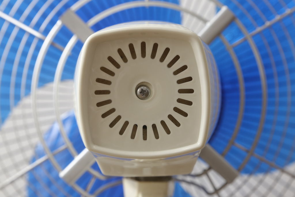 レトロ雑貨　激レア!!　松下電器産業　ナショナル扇風機　　箱付き(National、3枚羽)(R-061567)