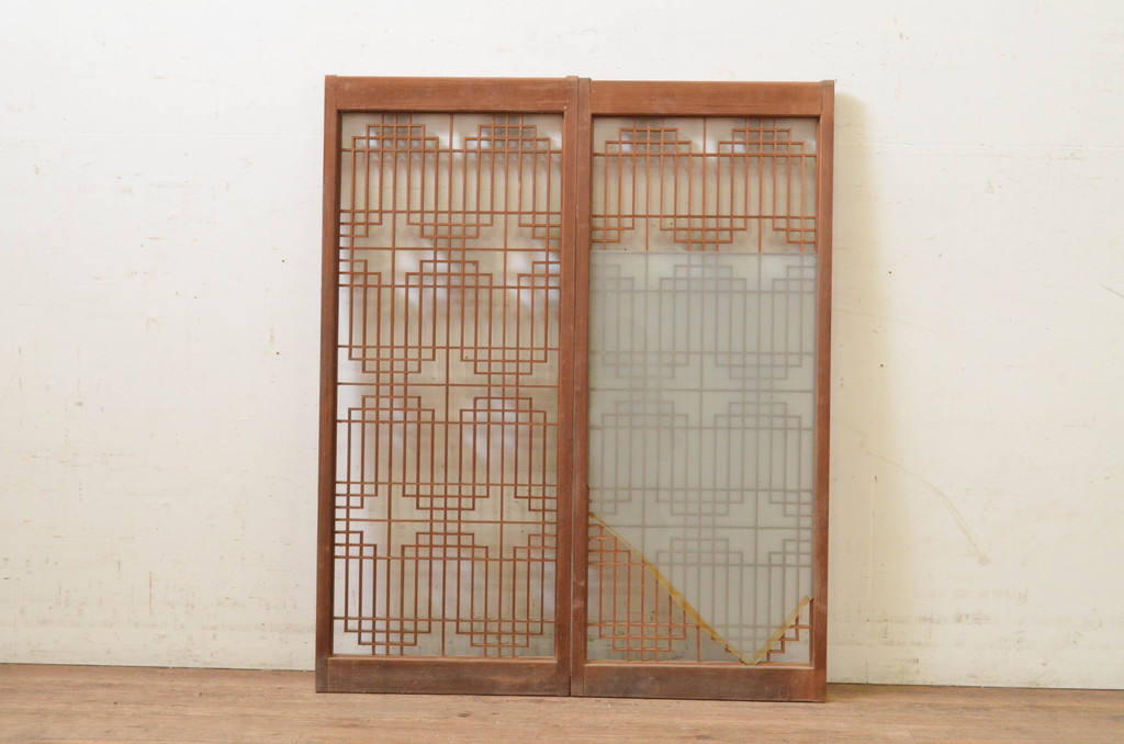 アンティーク建具　片面ガラス　和モダンな雰囲気づくりにおすすめの書院戸2枚セット(窓、組子、引き戸、ガラス戸)(R-070987)
