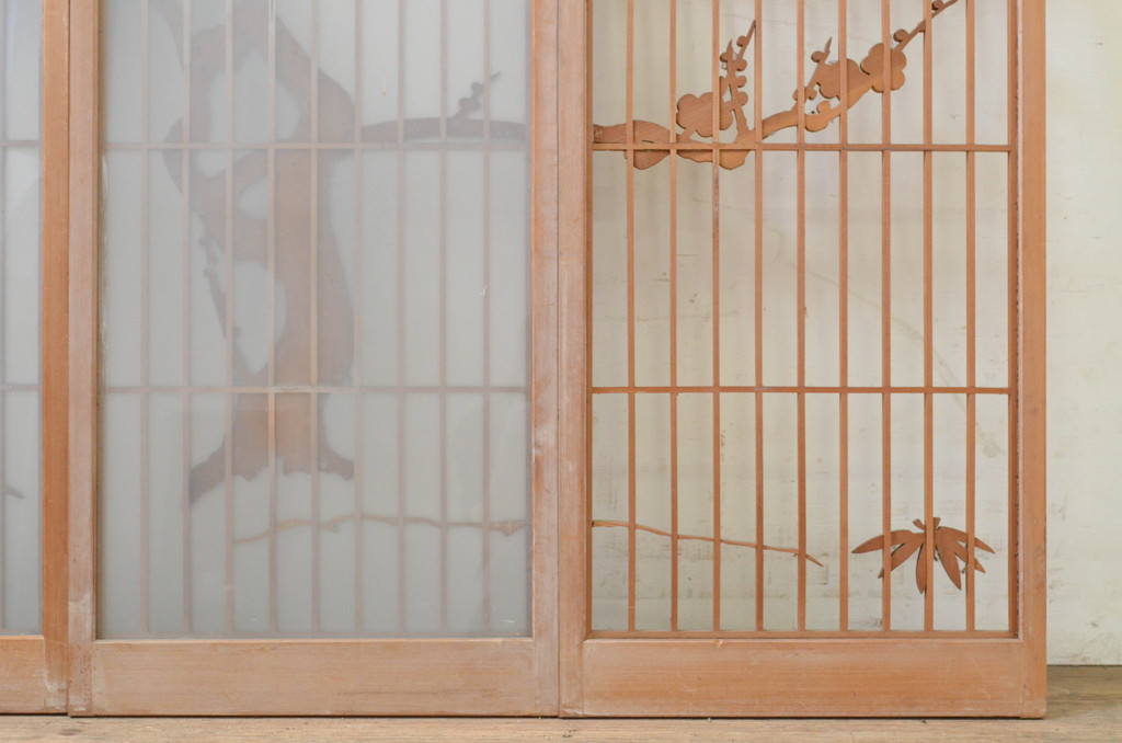 アンティーク建具　片面ガラス　梅・竹の彫刻入り書院戸4枚セット(窓、引き戸、ガラス戸)(R-070988)