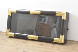 和製アンティーク　コレクションのディスプレイにおすすめ!ゴールドの装飾がアクセントになる壁掛けガラスケース(ショーケース、陳列ケース)(R-055159)