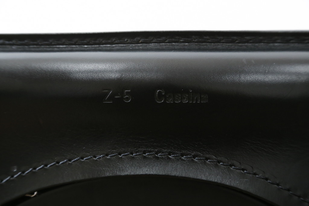 中古　Cassina(カッシーナ)　412　CAB(キャブ)　MARIO BELLINI(マリオベリーニ)　ブラック(黒)　シンプルモダンな空間づくりに活躍するアームレスチェア(ダイニングチェア、椅子、イス)(定価約24万円)(R-077577)