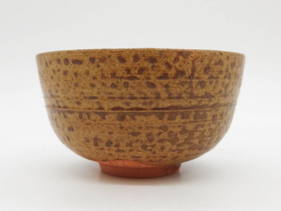 伊藤陶山　いらほ　4.1寸　侘び寂びを感じる茶碗(伊羅保、いらぼ、裏印、抹茶碗、茶道具、茶器、和食器、四寸一分、共箱付き、共布付き)(R-079306)