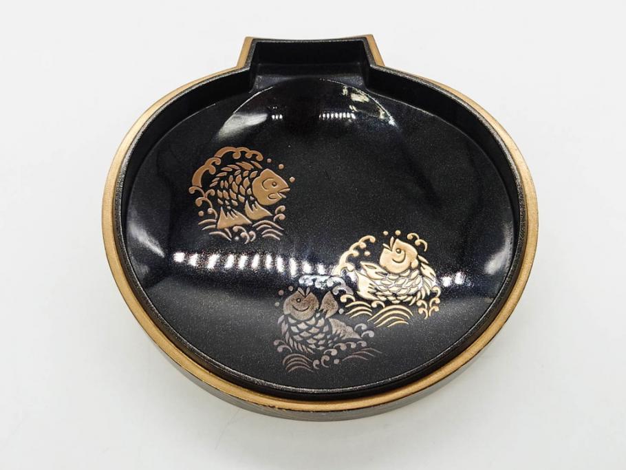 高木玉栄　荒磯　月日貝　上品な蒔絵とデザイン性に心惹かれる香合(シェル、鯛、魚、波紋、香道具、茶道具、蒔絵、木製、漆器、小物入れ、鵬雲斎書付き、共箱付き)(R-079308)