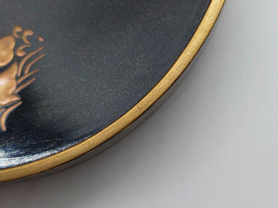 高木玉栄　荒磯　月日貝　上品な蒔絵とデザイン性に心惹かれる香合(シェル、鯛、魚、波紋、香道具、茶道具、蒔絵、木製、漆器、小物入れ、鵬雲斎書付き、共箱付き)(R-079308)