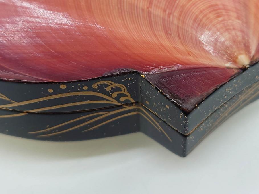 高木玉栄　荒磯　月日貝　上品な蒔絵とデザイン性に心惹かれる香合(シェル、鯛、魚、波紋、香道具、茶道具、蒔絵、木製、漆器、小物入れ、鵬雲斎書付き、共箱付き)(R-079308)
