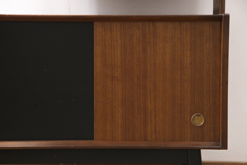 ヴィンテージ家具　イギリスビンテージ　G-PLAN(ジープラン)　BBシリーズ　黒と木の色合いが格好良いルームディバイダー(飾り棚、間仕切り)(R-050990)