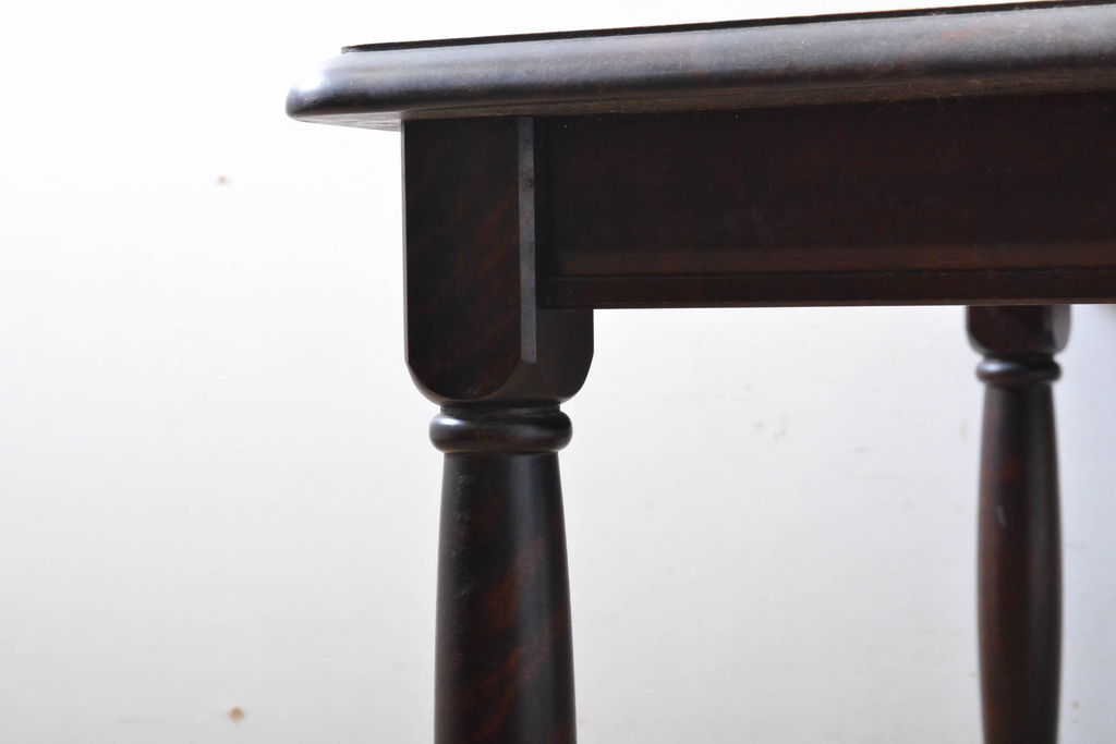 中古　北海道民芸家具　細身の脚が上品な印象を高めるダイニングテーブル(4人掛け、食卓)(R-060092)