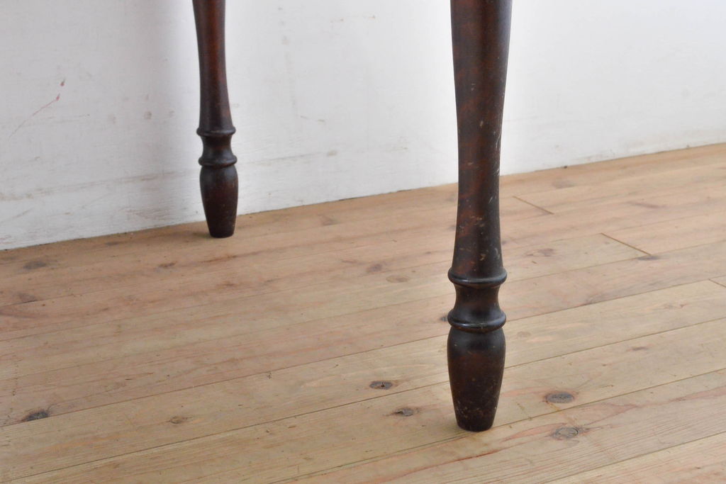 中古　北海道民芸家具　細身の脚が上品な印象を高めるダイニングテーブル(4人掛け、食卓)(R-060092)