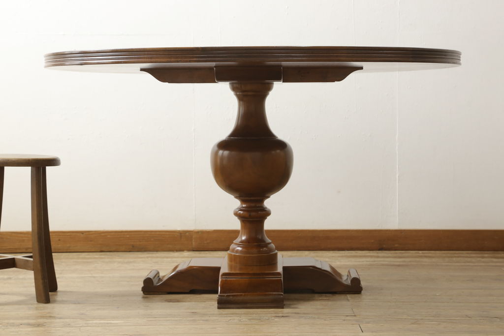 中古　バロッサバレンティ(VARO,S.A. VALENTI)　球根のようなバルボスレッグが特徴の重厚感のあるダイニングテーブル(ラウンドテーブル、丸テーブル)(R-055713)
