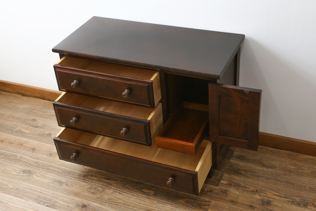 中古　リメイク家具　北海道民芸家具　上質な作りが魅力のサイドキャビネット(リビングボード、引き出し、チェスト、テレビ台)(R-050711)