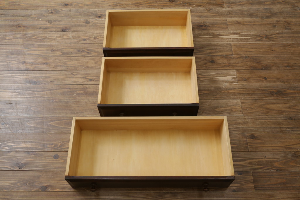 中古　リメイク家具　北海道民芸家具　上質な作りが魅力のサイドキャビネット(リビングボード、引き出し、チェスト、テレビ台)(R-050711)