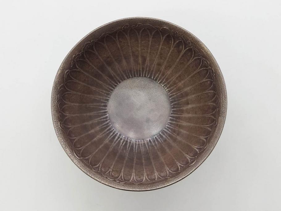 中川浄益　雲龍菊形　純銀　重量 約297g　細かなデザインが上品な建水(シルバー、茶道具、こぼし、水翻、南鐐、菊彫、花押、鵬雲斎書付き、共箱付き)(R-079311)