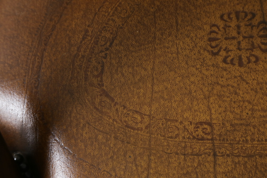 中古　美品　イギリス高級家具　THEODORE ALEXANDER(セオドア・アレキサンダー)　滑らかな曲線と細やかな彫刻が美しいアームチェア(ダイニングチェア、椅子、イス、サロンチェア、英国)(R-066675)