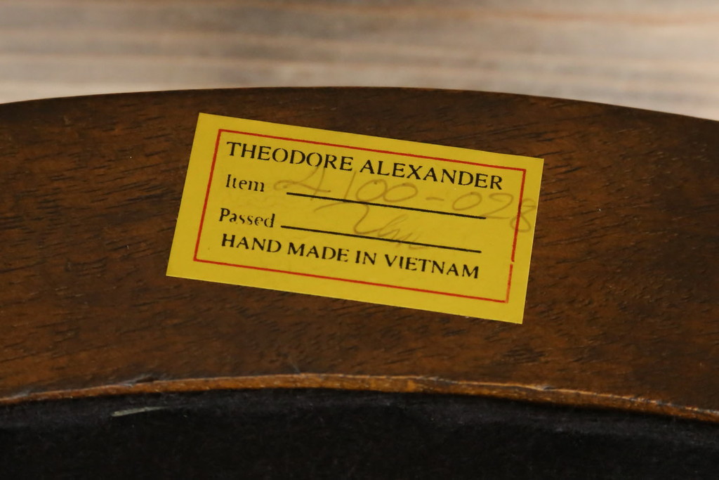 中古　美品　イギリス高級家具　THEODORE ALEXANDER(セオドア・アレキサンダー)　滑らかな曲線と細やかな彫刻が美しいアームチェア(ダイニングチェア、椅子、イス、サロンチェア、英国)(R-066675)