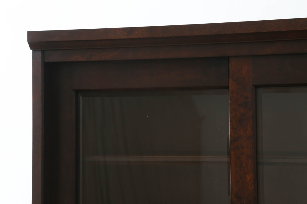 中古　美品!!　北海道民芸家具　洗練された佇まいが上品な食器棚(本箱、収納棚、飾り棚、キャビネット)(R-068598)
