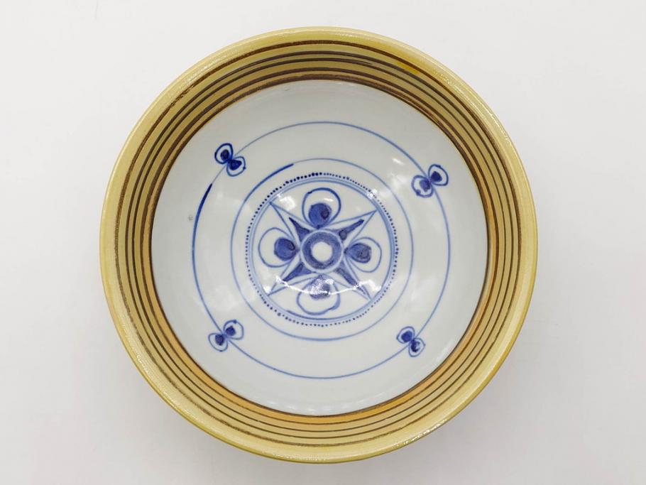 正木春蔵　九谷焼　呉須色絵　染付　約22cm　7.1寸　鮮やかに絵付けされた可愛らしい蓋物(向日葵、ひまわり、花、植物、大平、深鉢、和皿、和食器、七寸一分、裏印、外箱付き)(R-079320)