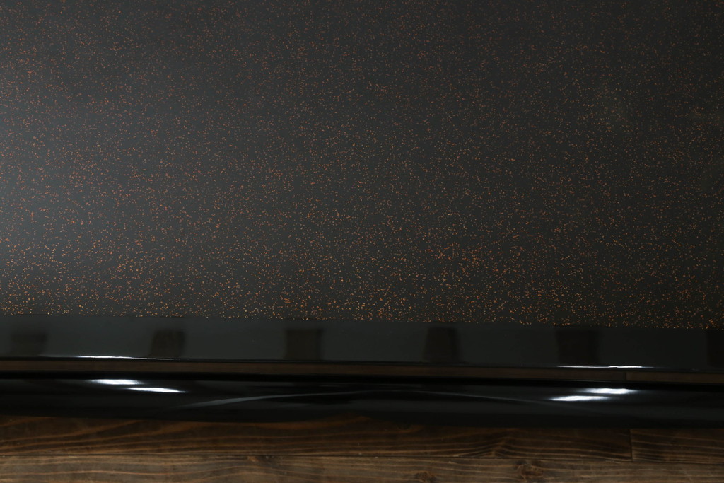 中古　美品　輪島塗り　幕下から脚にかけてのデザインが上品な雰囲気を醸し出す座卓(ローテーブル、センターテーブル)(定価約150万円)(R-060341)