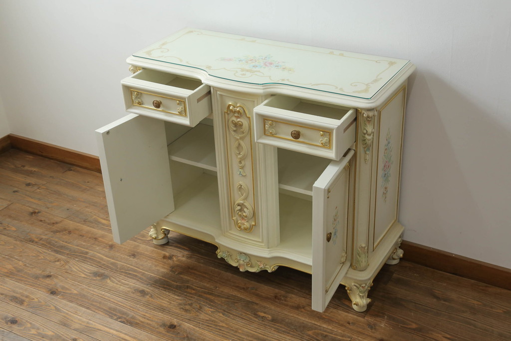 中古 イタリア高級家具 SILIK(シリック) ロココ調の豪華な装飾が