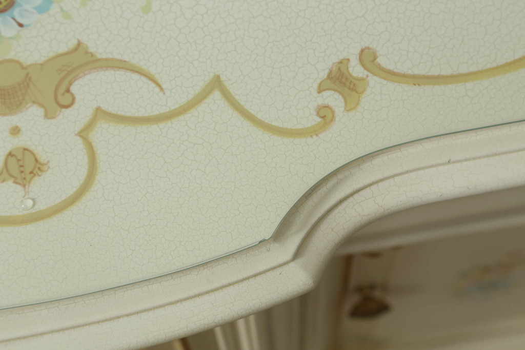 中古　イタリア高級家具　SILIK(シリック)　ロココ調の豪華な装飾が優美なチェスト(サイドキャビネット、サイドボード、戸棚、収納棚)(定価約80万円)(R-067911)