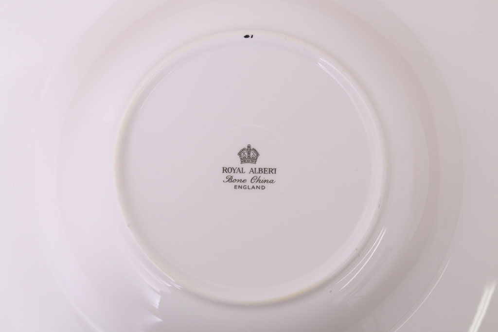 アンティーク雑貨　イギリス　Royal Albert(ロイヤルアルバート) MASQUERADE(マスカレード)シリーズ　スープボウル3枚セット(洋食器)(2)