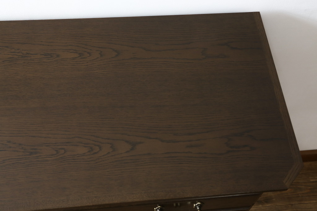中古　美品!!　カリモク家具(karimoku)　domani(ドマーニ)　QUEENS LIFE(クイーンズライフ)　QPQ304　ヒッコリーブラウン　シックな佇まいで落ち着きのある空間を演出するドロアーチェスト(引き出し、サイドチェスト)(定価約37万4千円)(R-076414)