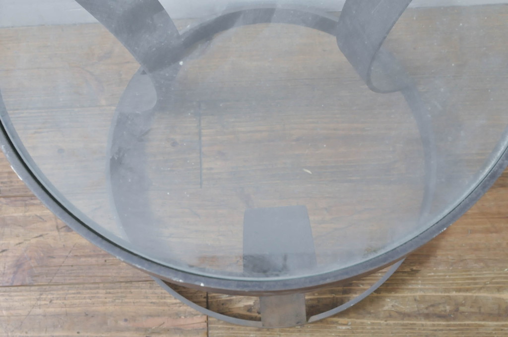 中古　COMPLEX UNIVERSAL FURNITURE SUPPLY(コンプレックス・ユニバーサル・ファニチャー・サプライ)　洗練されたモダンデザインのスカルプチャーサイドテーブル(ガラステーブル、カフェテーブル、コーヒーテーブル、丸テーブル、ラウンドテーブル、花台、飾り台)(定価約13万円)(R-077989)
