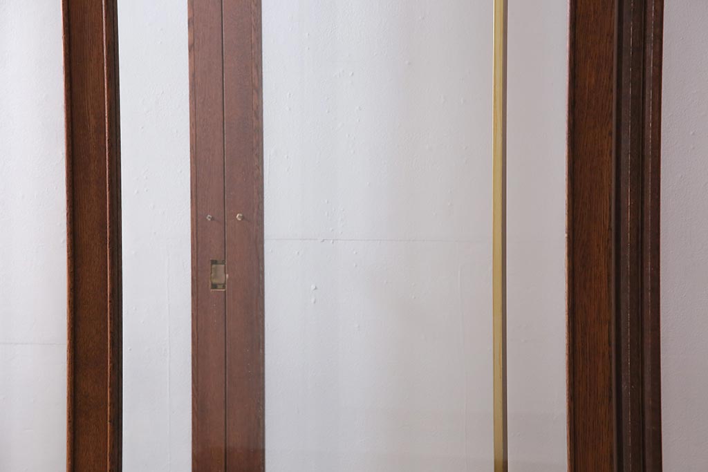 中古品　輸入家具　ナラ材　特大サイズが目を引くイギリス製のガラスケース(ショーケース、陳列棚)(R-042148)