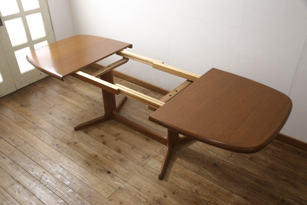 デンマークビンテージ　GUDME(グドメ)　Niels.O.Moller(ニールス・O・モラー)デザイン　チーク材　北欧テイストのお部屋づくりにおすすめなオーバルダイニングテーブル(エクステンションテーブル、6人掛け、4人掛け、ヴィンテージ)(R-062786)