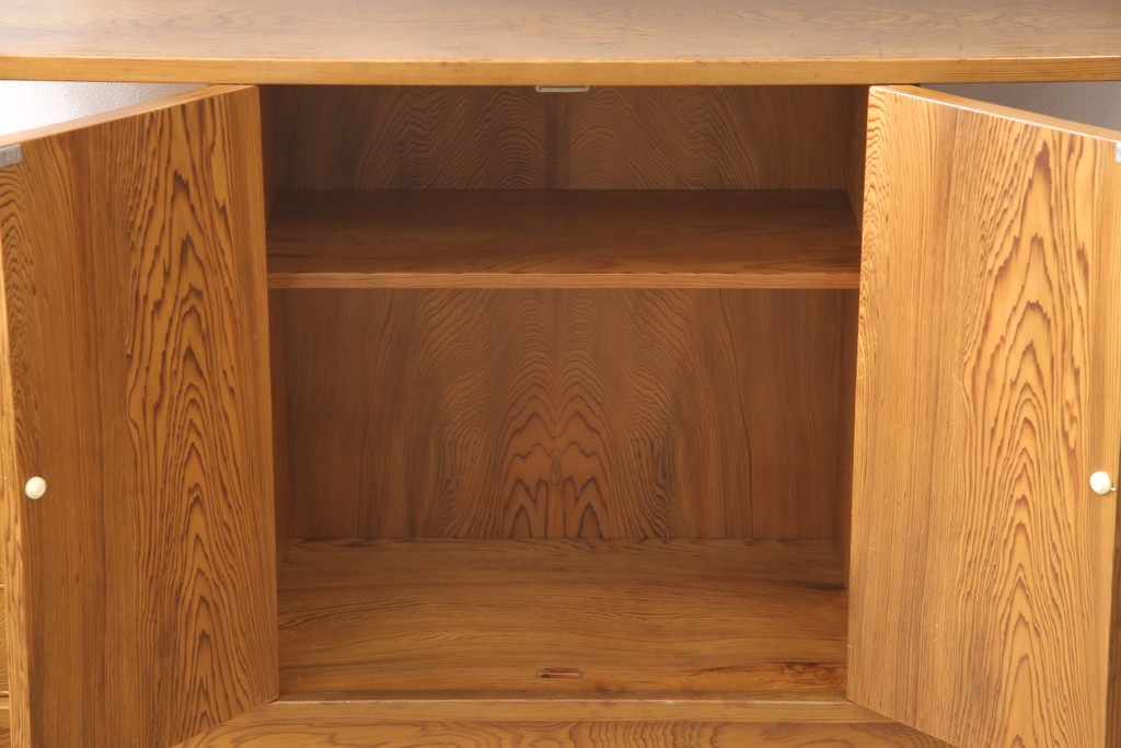 和製ビンテージ　民芸家具　上品な木味が魅力的な屋久杉製飾り棚(茶棚、戸棚、収納棚、ヴィンテージ)(R-055458)