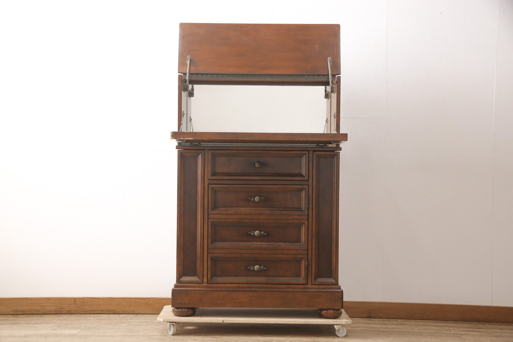 希少　中古　DREXEL HERITAGE(ドレクセルヘリテイジ)　クラシカルなデザインが魅力的なドレッサー(サイドキャビネット、鏡台、化粧台、サイドボード、サイドチェスト、引き出し)(R-055459)