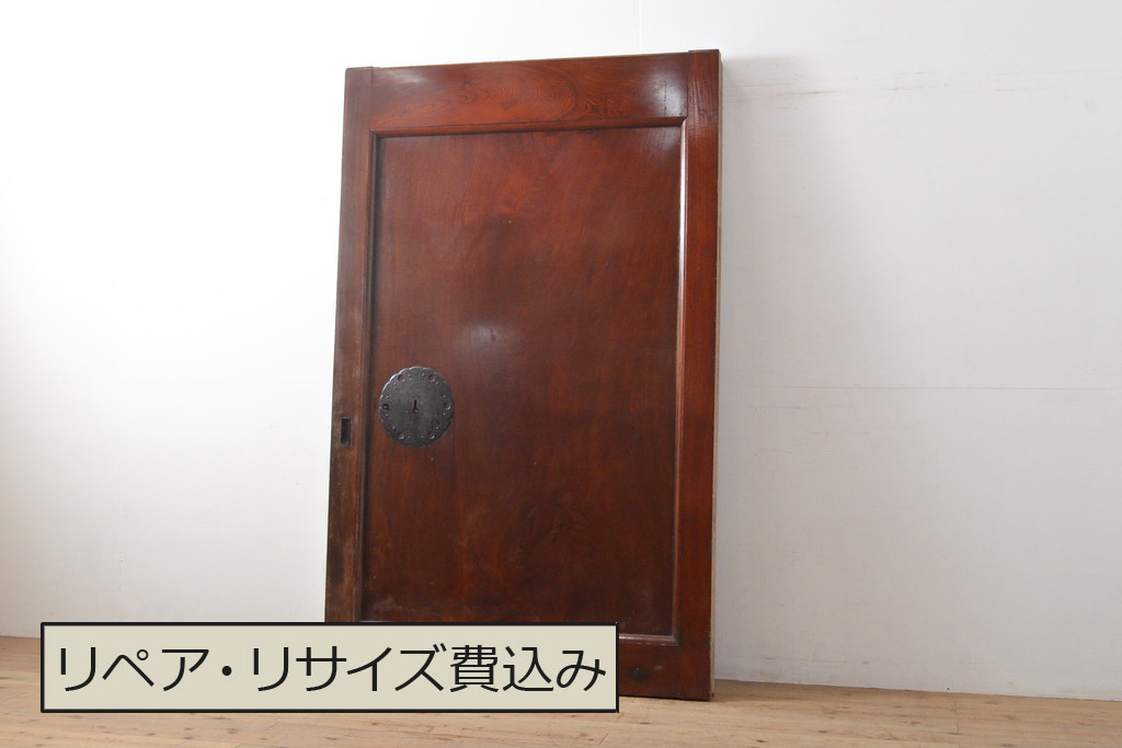 和製アンティーク　新潟産　総ケヤキ材一枚板(欅)・漆塗り　ぶ厚い!!立派な佇まいが存在感を際立たせる蔵戸1枚(引き戸、玄関戸、建具)(R-055126)