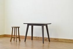 レトロ家具　アンティーク　古い木のシックなセンターテーブル・昭和レトロ