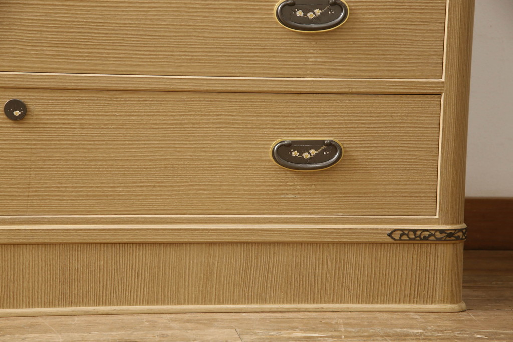 中古　美品　上品な佇まいが魅力の加茂総桐箪笥(胴丸、桐たんす、着物箪笥、引き出し、和タンス、衣装箪笥)(R-065710)